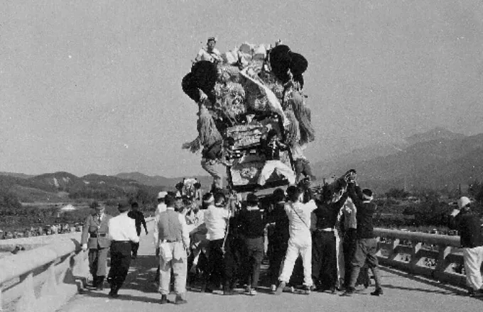 国領大橋の北内太鼓台（昭和34年）